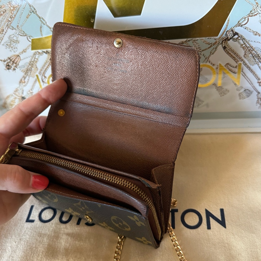 Louis Vuitton Vintage Brown Monogram Wallet in Chain - Picture 9 of 14